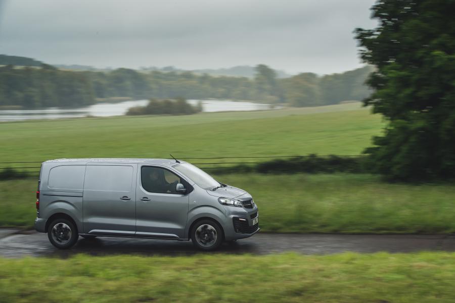  Vauxhall Vivaro Van 2019 года  (фото 3 из 35)